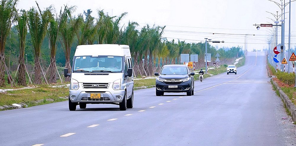 Convenient transportation connects industrial parks with airports and seaports.