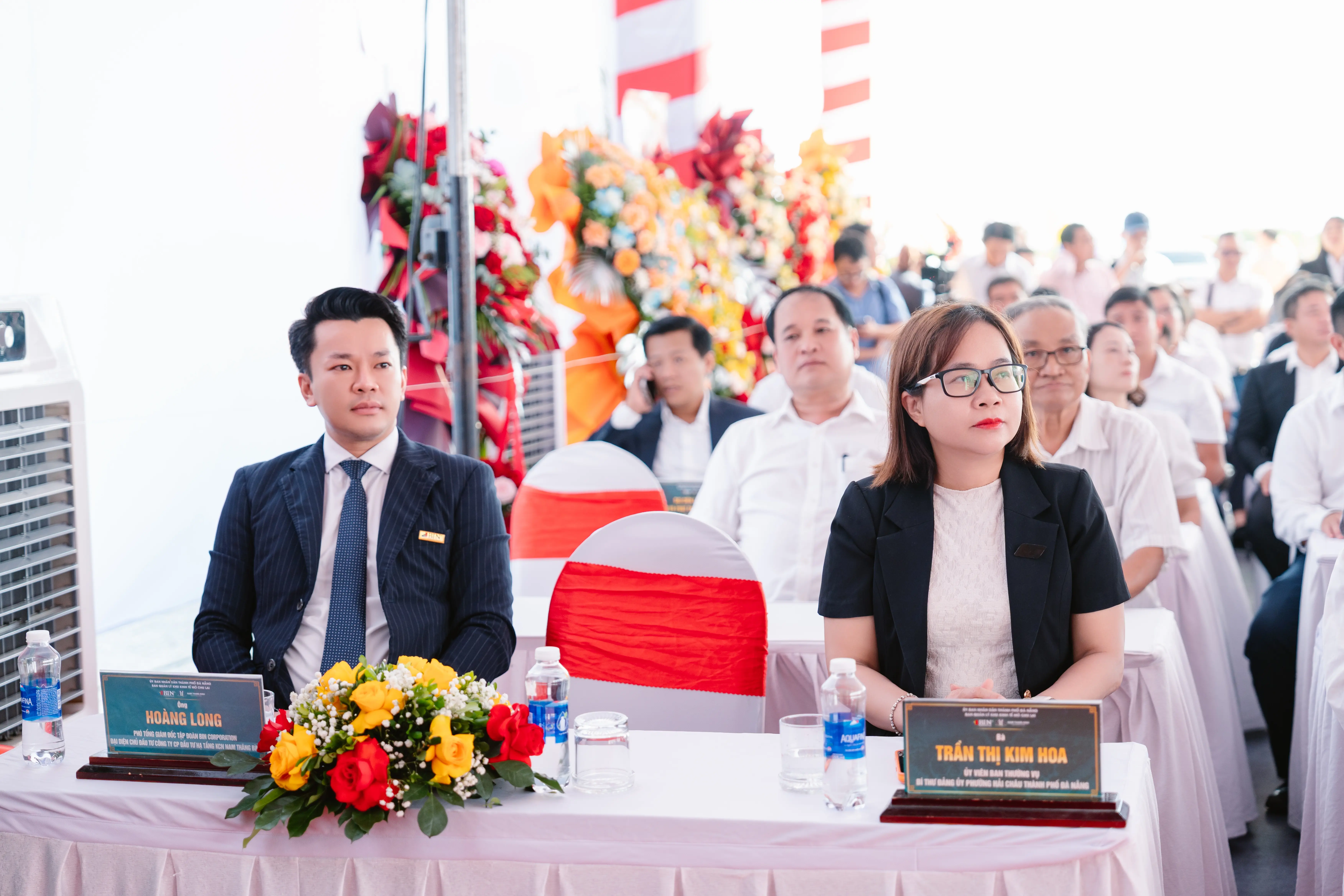 Ông Hoàng Long – Phó Tổng Giám đốc Tập đoàn BIN Corporation, đại diện Chủ đầu tư Công ty Cổ phần Đầu tư hạ tầng Khu công nghiệp Nam Thăng Bình, tham dự Lễ khởi công (Ngoài cùng bên trái).